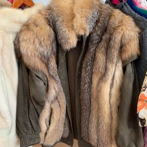 Saga Fox Jacket with removable sleeves